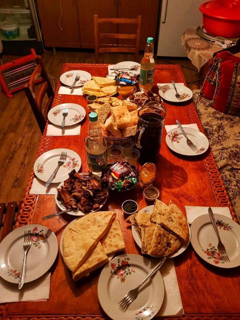 Guest House Buba Ушгули Екстериор снимка